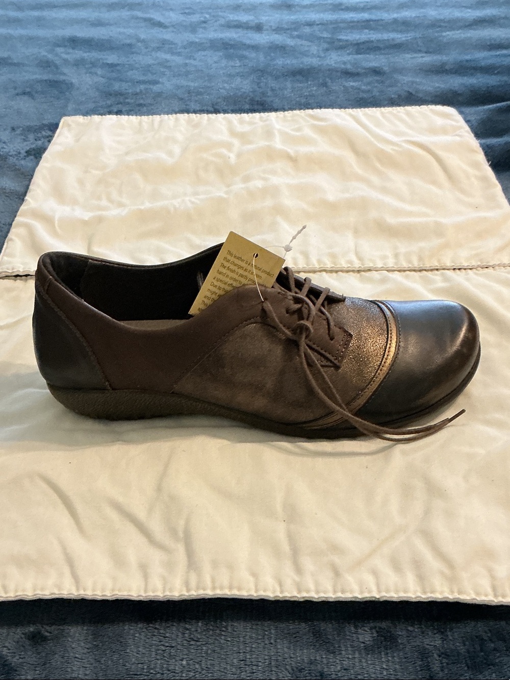 Naot Women's Brown Leather Lace-Up Flat with Metallic Accent
